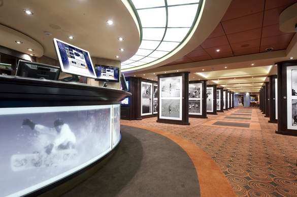 MSC Magnifica - Photo Studio, MSC Rights.jpg